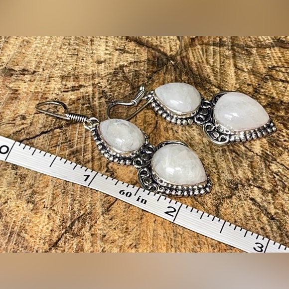 Beautiful Set of Rainbow Moonstone Pendant & Earrings - Picture 4 of 11